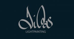 Logo Gildas Lightpainting Fond Bleu Nuit SEO